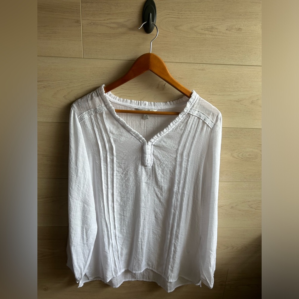 Counterparts white 3/4  sleeve pullover tunic top, Size Medium